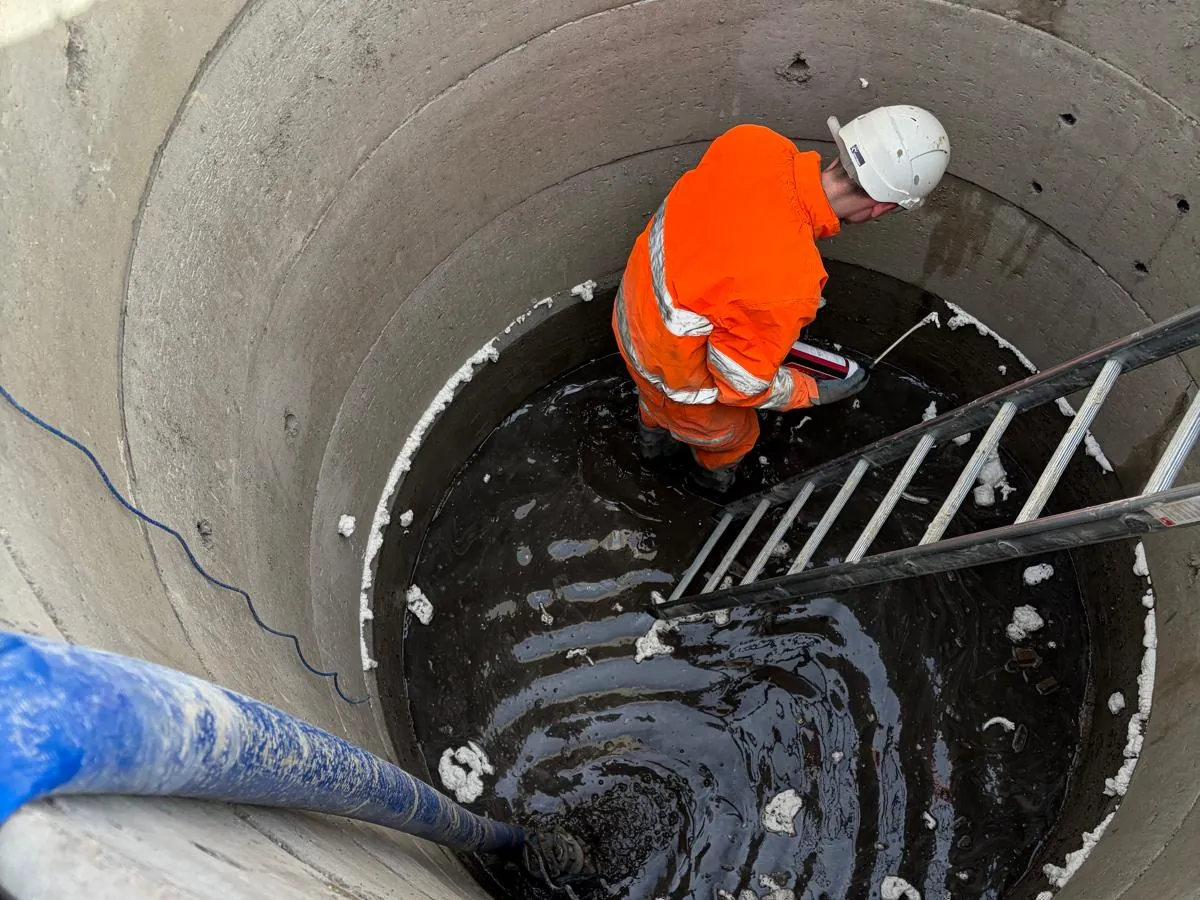 OSL engineer sealing the foul water pumping station chamber at Tilbury, ready for the recycled plastic tank